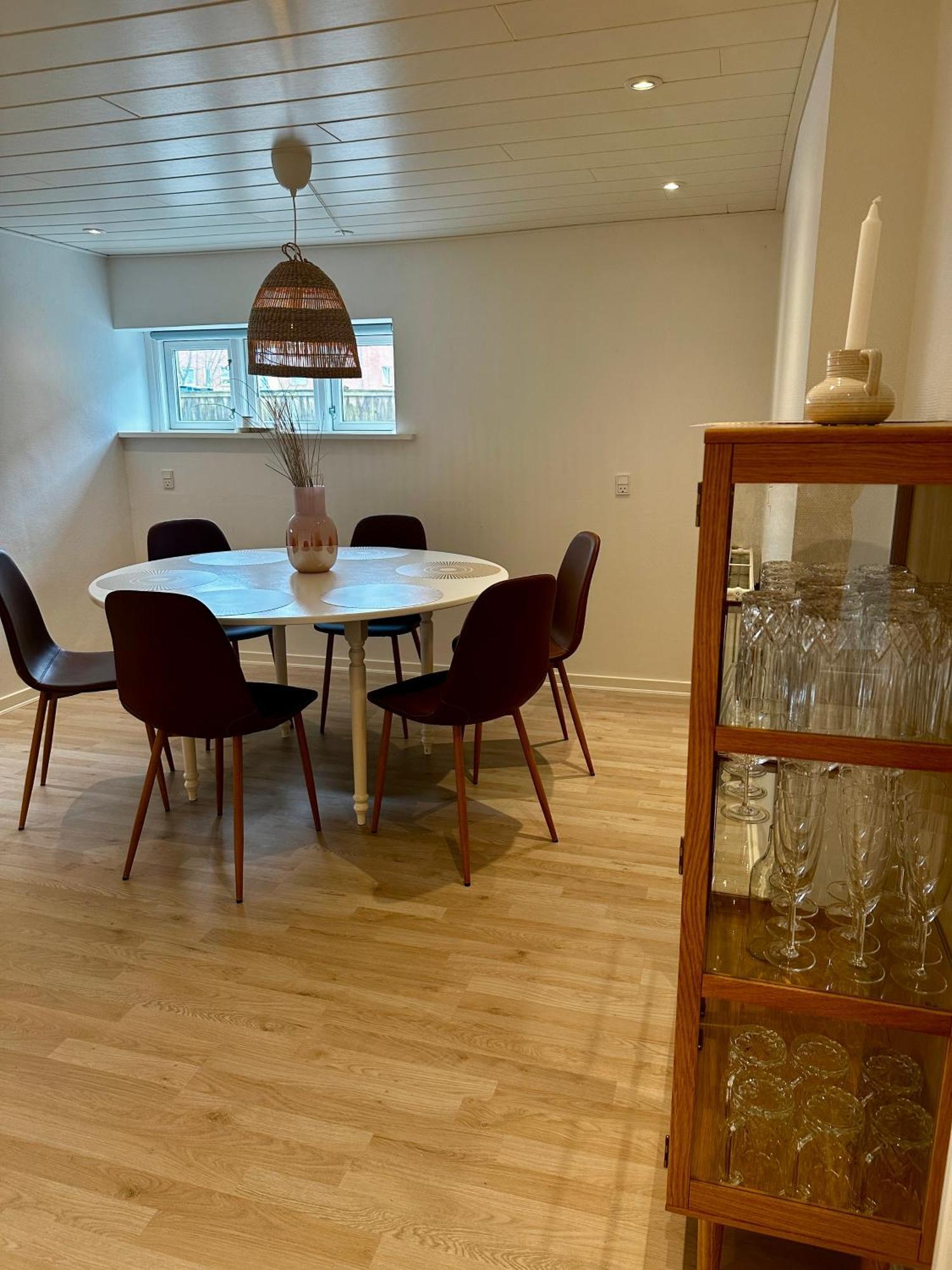 Skon Lejlighed Med Egen Terrasse Og Have Taet Pa Centrum I Skagen Esterno foto