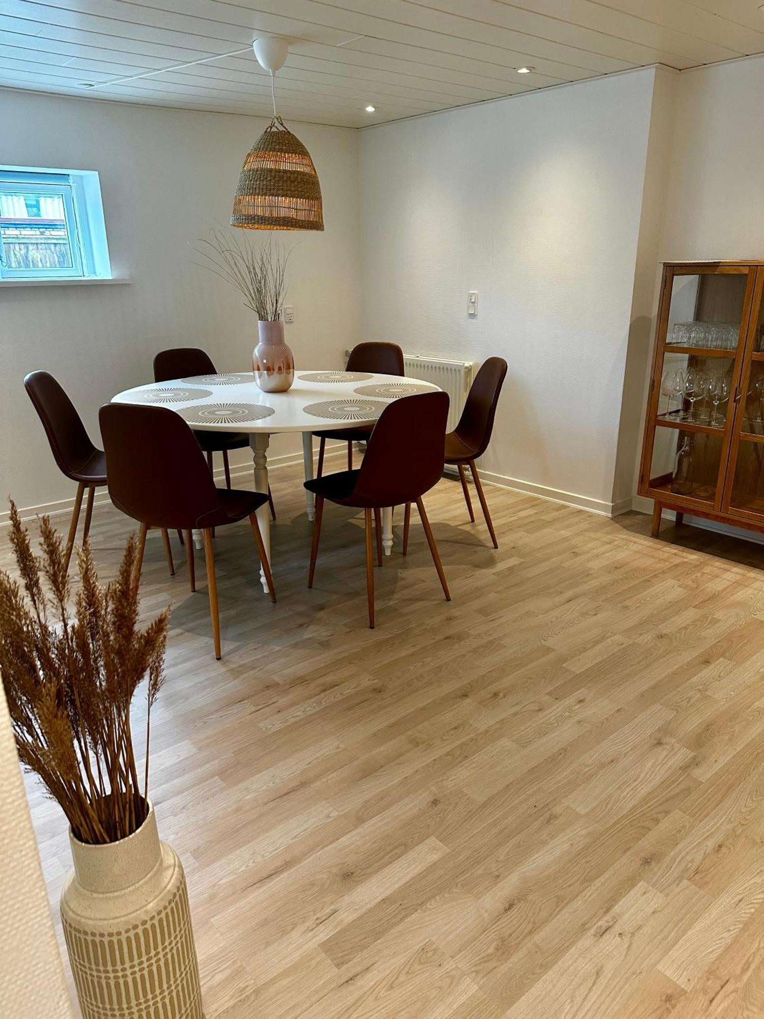 Skon Lejlighed Med Egen Terrasse Og Have Taet Pa Centrum I Skagen Esterno foto